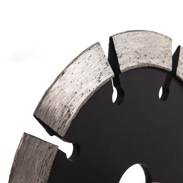 Crack Chasing Blade 4